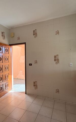 Casa à venda com 125m², 5 quartos e 2 vagas Casa à venda com 125m², 5 quartos e 2 vagasSala de Jantar
