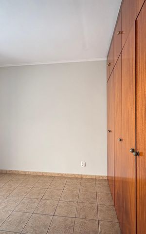 Casa à venda com 125m², 5 quartos e 2 vagas Casa à venda com 125m², 5 quartos e 2 vagasSuíte