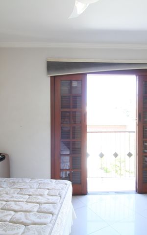 Casa à venda com 200m², 3 quartos e 2 vagassuíte 