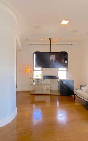 Apartamento para alugar com 126m², 4 quartos e 2 vagas Apartamento para alugar com 126m², 4 quartos e 2 vagasSala