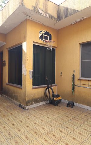 Casa à venda com 235m², 3 quartos e 2 vagasQuintal