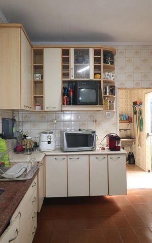 Casa à venda com 235m², 3 quartos e 2 vagasCozinha