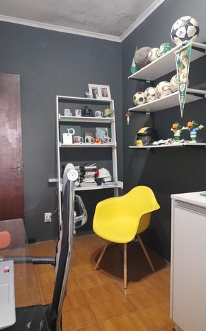 Casa à venda com 235m², 3 quartos e 2 vagasQuarto 2
