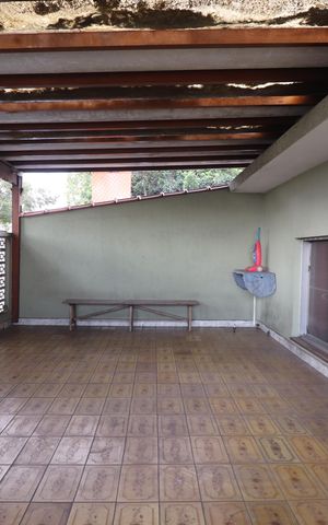 Casa à venda com 235m², 3 quartos e 2 vagasVaranda