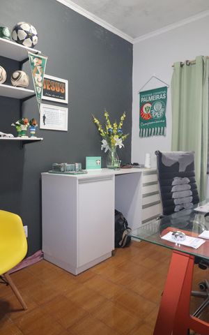 Casa à venda com 235m², 3 quartos e 2 vagasQuarto 2