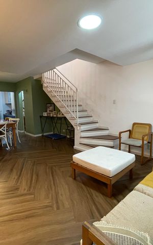 Casa para alugar com 140m², 3 quartos e 2 vagas Casa para alugar com 140m², 3 quartos e 2 vagasSala