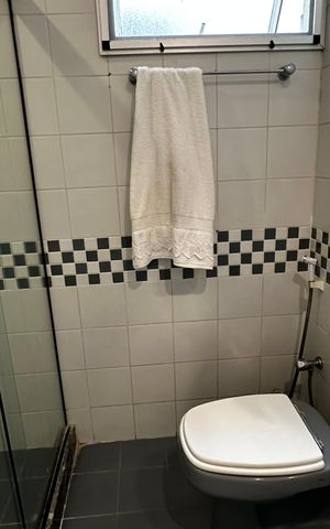 Apartamento à venda com 208m², 3 quartos e 2 vagas Apartamento à venda com 208m², 3 quartos e 2 vagasBanheiro