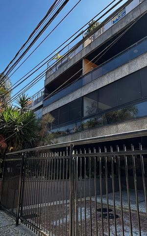 Apartamento à venda com 208m², 3 quartos e 2 vagas Apartamento à venda com 208m², 3 quartos e 2 vagasFachada