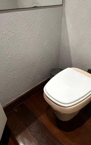 Apartamento à venda com 208m², 3 quartos e 2 vagas Apartamento à venda com 208m², 3 quartos e 2 vagasLavabo