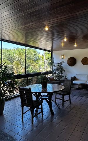 Apartamento à venda com 208m², 3 quartos e 2 vagas Apartamento à venda com 208m², 3 quartos e 2 vagasVaranda