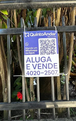 Apartamento à venda com 208m², 3 quartos e 2 vagas Apartamento à venda com 208m², 3 quartos e 2 vagasPlaquinha