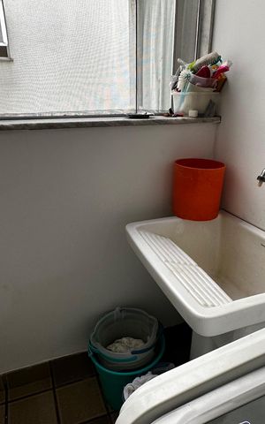 Apartamento à venda com 208m², 3 quartos e 2 vagas Apartamento à venda com 208m², 3 quartos e 2 vagasÁrea de Serviço
