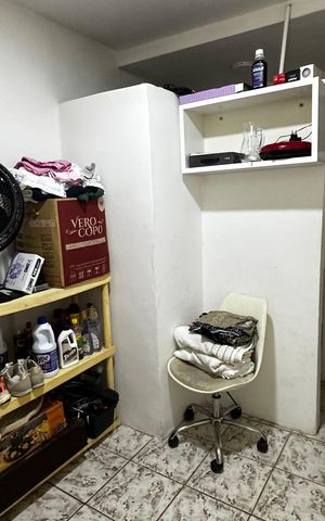 Apartamento à venda com 208m², 3 quartos e 2 vagas Apartamento à venda com 208m², 3 quartos e 2 vagasQuarto de Serviço