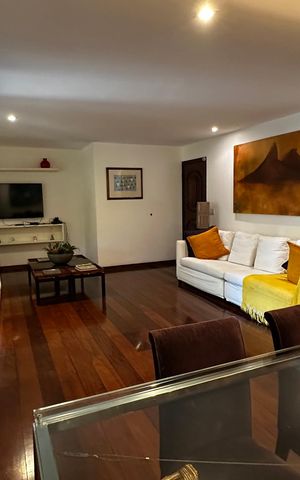 Apartamento à venda com 208m², 3 quartos e 2 vagas Apartamento à venda com 208m², 3 quartos e 2 vagasSala