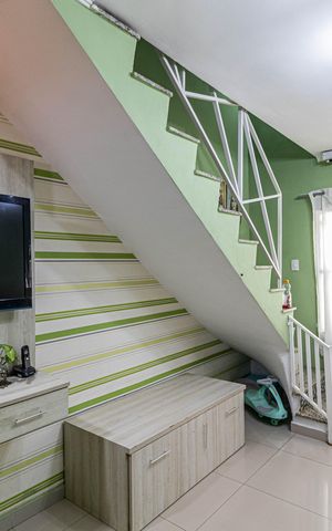 Casa de condomínio à venda com 92m², 2 quartos e 1 vaga Casa de condomínio à venda com 92m², 2 quartos e 1 vagaSala