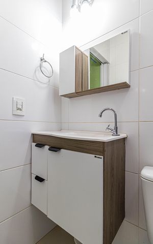 Casa de condomínio à venda com 92m², 2 quartos e 1 vaga Casa de condomínio à venda com 92m², 2 quartos e 1 vagaBanheiro