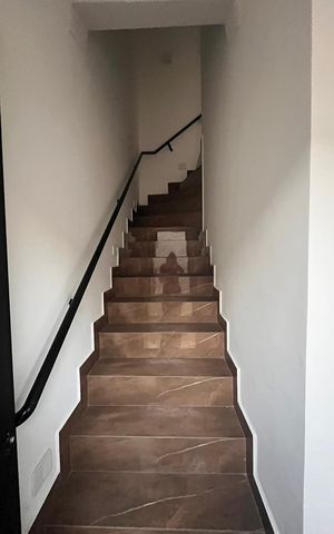 Casa de condomínio para alugar com 52m², 2 quartos e 1 vagaEscada