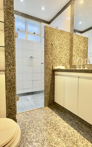 Casa à venda com 300m², 4 quartos e 4 vagas
