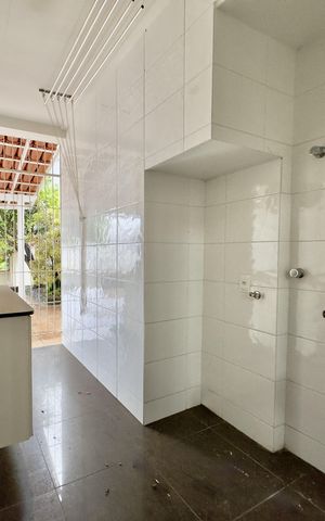 Casa à venda com 300m², 4 quartos e 4 vagas