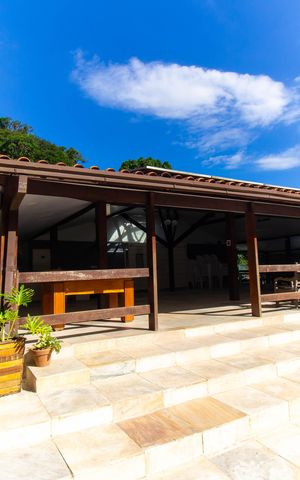 Casa de condomínio à venda com 318m², 3 quartos e 2 vagas
