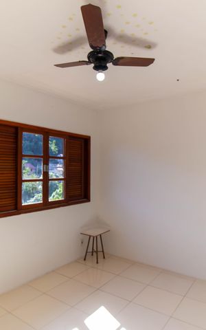 Casa de condomínio à venda com 318m², 3 quartos e 2 vagas