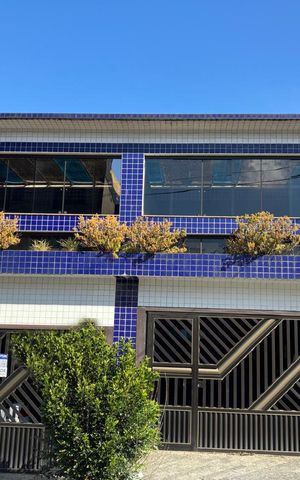 Casa à venda com 489m², 8 quartos e 4 vagasFachada