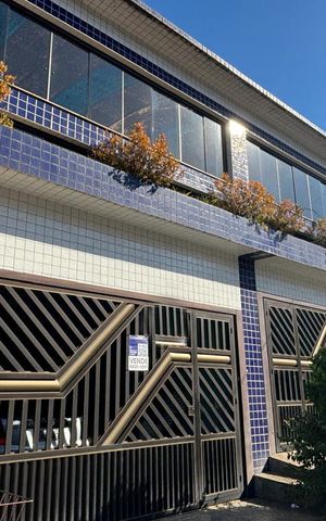 Casa à venda com 489m², 8 quartos e 4 vagasFachada