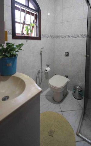 Casa à venda com 250m², 3 quartos e 2 vagas