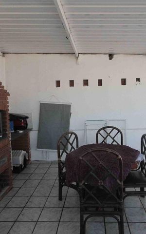 Casa à venda com 250m², 3 quartos e 2 vagas