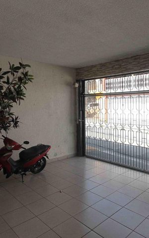 Casa à venda com 250m², 3 quartos e 2 vagas