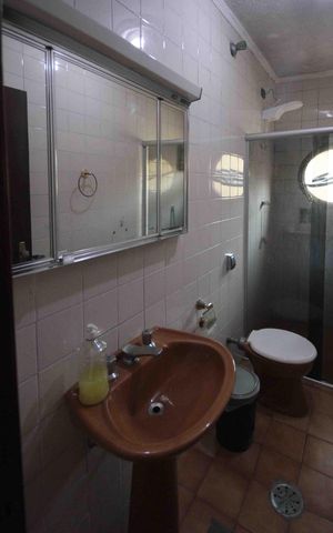 Casa à venda com 250m², 3 quartos e 2 vagas