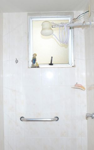 Apartamento à venda com 54m², 2 quartos e 1 vagaBanheiro Corredor
