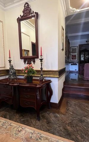 Casa à venda com 416m², 4 quartos e 2 vagas Casa à venda com 416m², 4 quartos e 2 vagasSala
