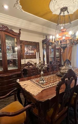 Casa à venda com 416m², 4 quartos e 2 vagas Casa à venda com 416m², 4 quartos e 2 vagasSala