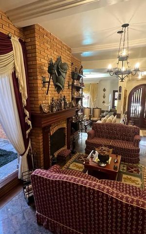 Casa à venda com 416m², 4 quartos e 2 vagas Casa à venda com 416m², 4 quartos e 2 vagasSala