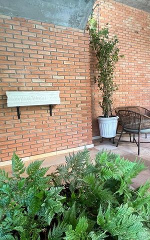 Casa à venda com 416m², 4 quartos e 2 vagas Casa à venda com 416m², 4 quartos e 2 vagasÁrea externa