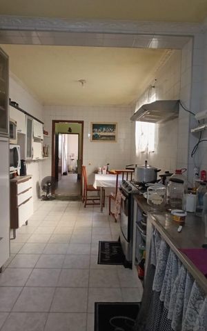 Casa para alugar com 200m², 3 quartos e 4 vagas