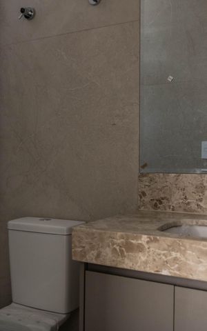 Apartamento à venda com 321m², 3 quartos e 2 vagas Apartamento à venda com 321m², 3 quartos e 2 vagasBanheiro da Suíte