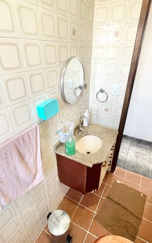 Casa à venda com 100m², 2 quartos e 1 vagaBanheiro