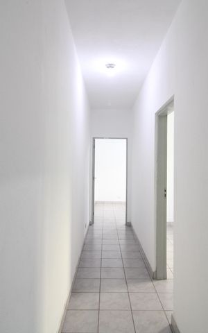 Casa à venda com 125m², 2 quartos e 2 vagasCorredor