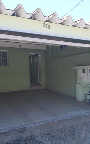 Casa à venda com 125m², 2 quartos e 2 vagasFachada