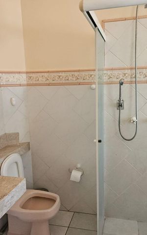 Casa de condomínio à venda com 330m², 4 quartos e 4 vagas Casa de condomínio à venda com 330m², 4 quartos e 4 vagasBanheiro