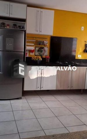 Casa à venda com 220m², 4 quartos e 3 vagas