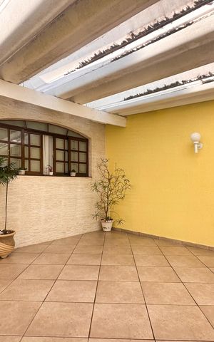 Casa à venda com 130m², 3 quartos e 2 vagas Casa à venda com 130m², 3 quartos e 2 vagasGaragem