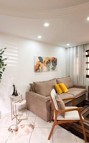 Casa à venda com 130m², 3 quartos e 2 vagas Casa à venda com 130m², 3 quartos e 2 vagasSala