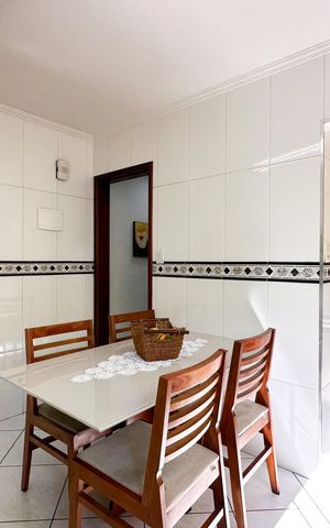Casa à venda com 130m², 3 quartos e 2 vagas Casa à venda com 130m², 3 quartos e 2 vagasCozinha