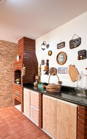 Casa à venda com 130m², 3 quartos e 2 vagas Casa à venda com 130m², 3 quartos e 2 vagasÁrea de Serviço