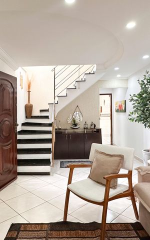 Casa à venda com 130m², 3 quartos e 2 vagas Casa à venda com 130m², 3 quartos e 2 vagasSala