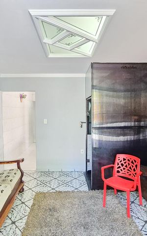 Casa à venda com 250m², 3 quartos e 2 vagas Casa à venda com 250m², 3 quartos e 2 vagasSala