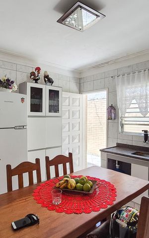 Casa à venda com 250m², 3 quartos e 2 vagas Casa à venda com 250m², 3 quartos e 2 vagasCozinha